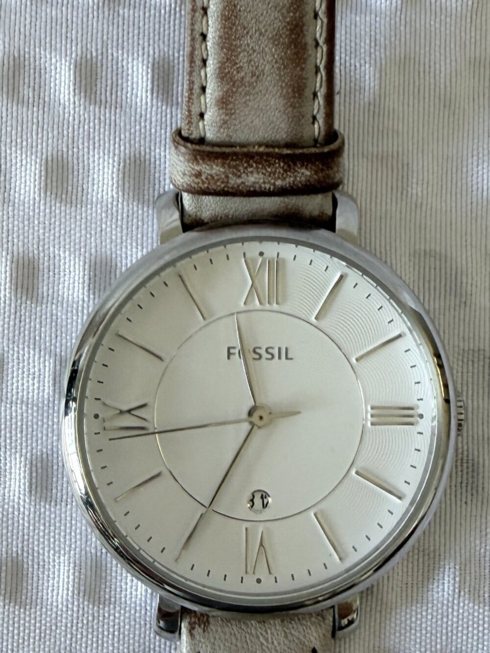 Fossil Women's Silver Dial Watch with Light Gray Leather Strap - Picture 2 of 4